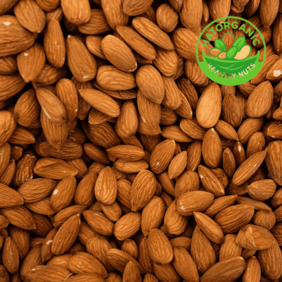 ảnh nhiều hạt hanh nhân có chứa logo hatorganic ở góc trái